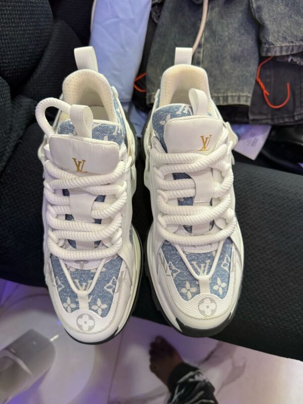 shoe ice color